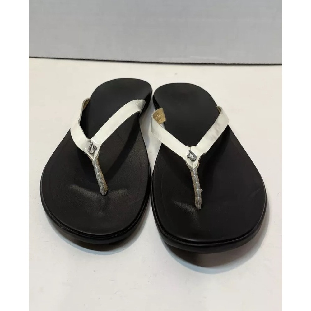 OluKai Black Flip Flops with White Patent Thong- sz 9 - Picture 2 of 13